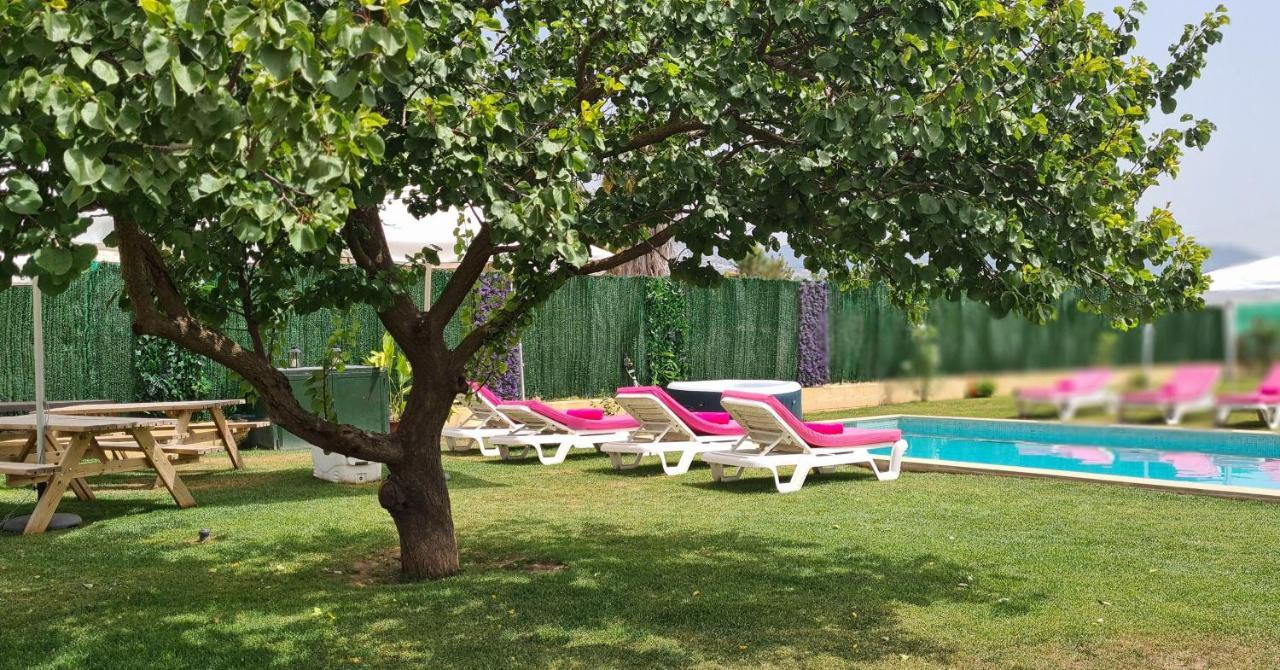 Hotel Mahalo Glamping Fuengirola Exteriér fotografie